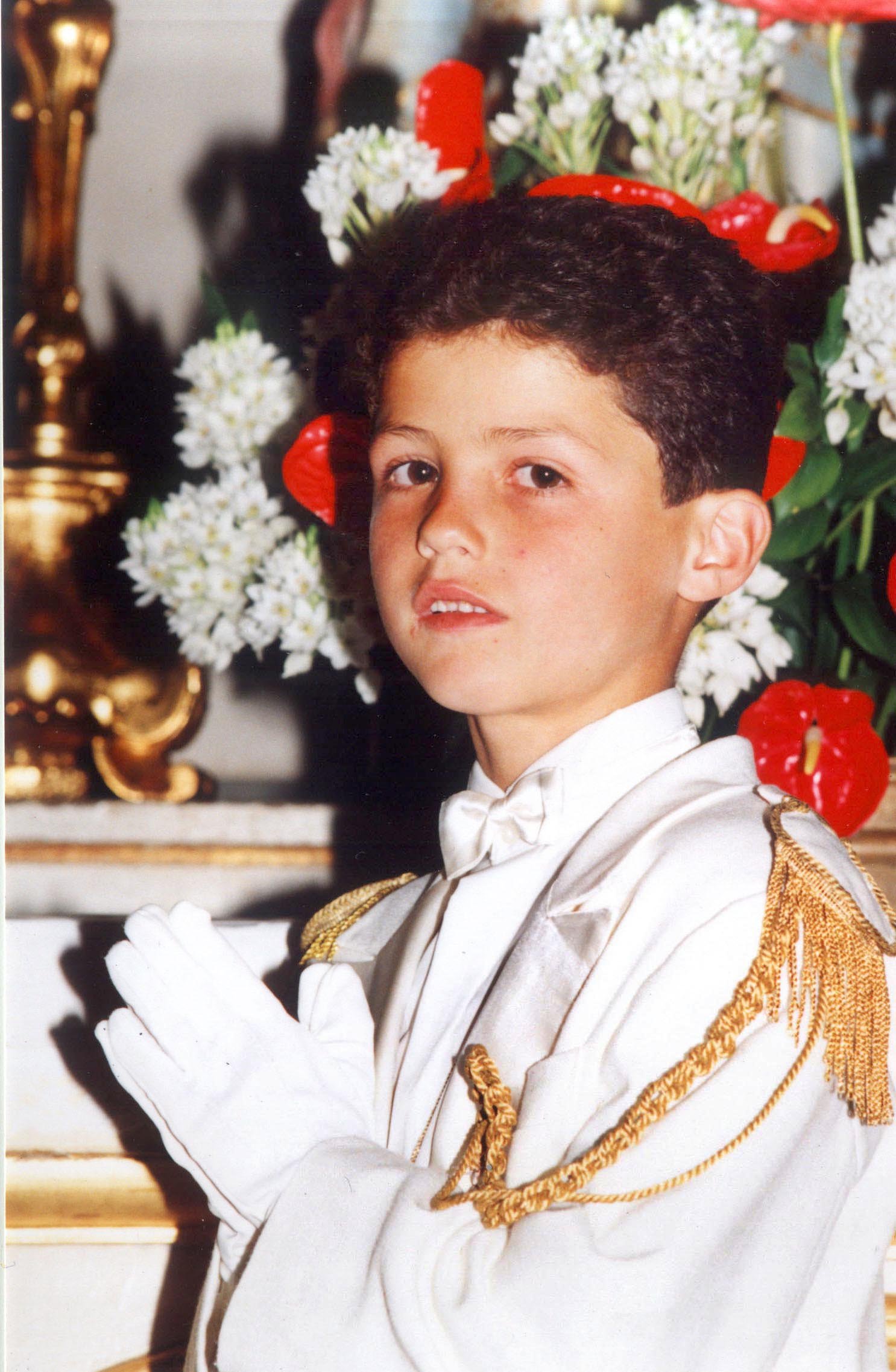  Cristiano Ronaldo was a fancy dresser eʋen as a 𝘤𝘩𝘪𝘭𝘥