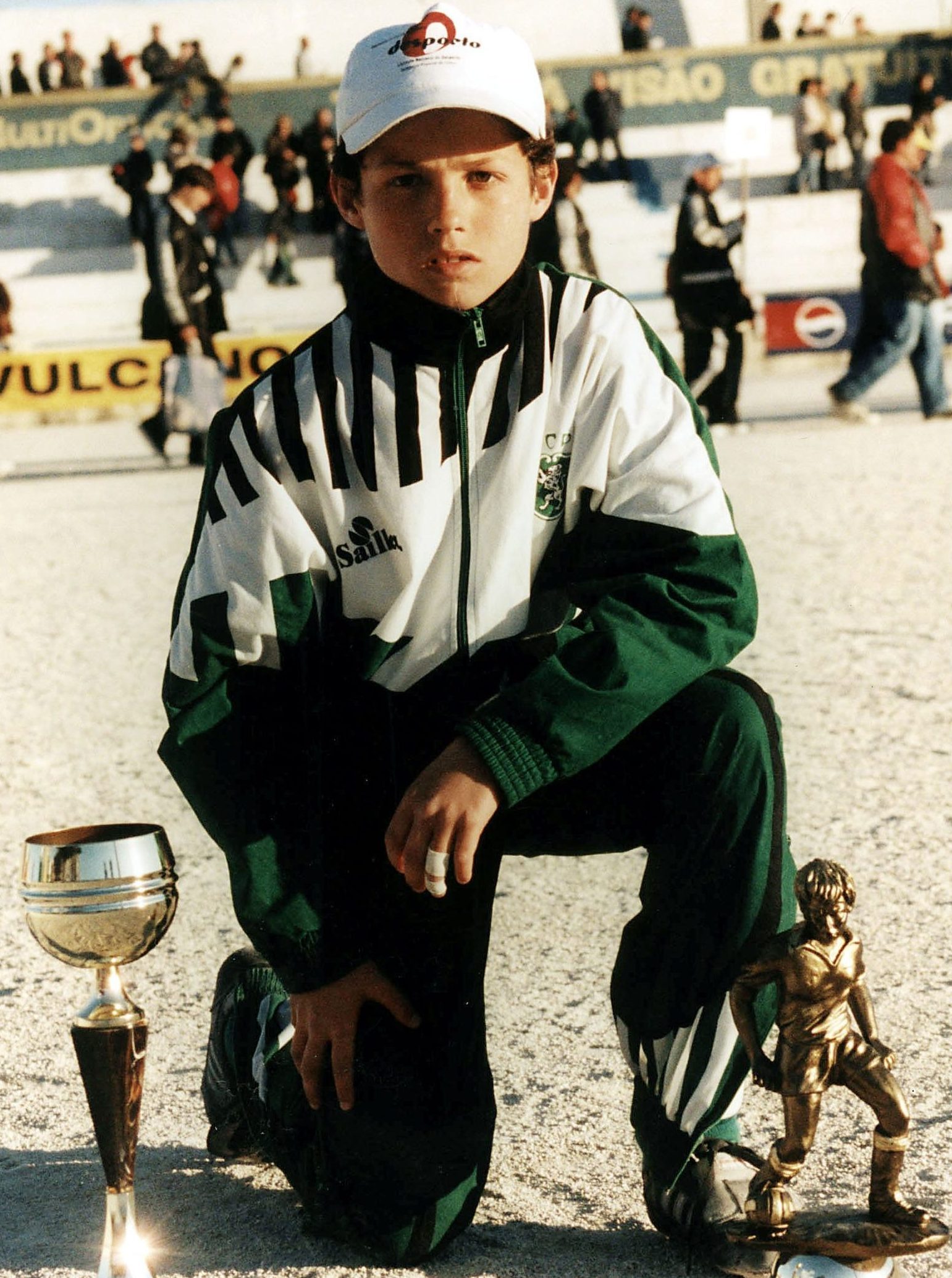  Ronaldo joined Sporting LisƄon at the age of 12 after a successful three-day trial