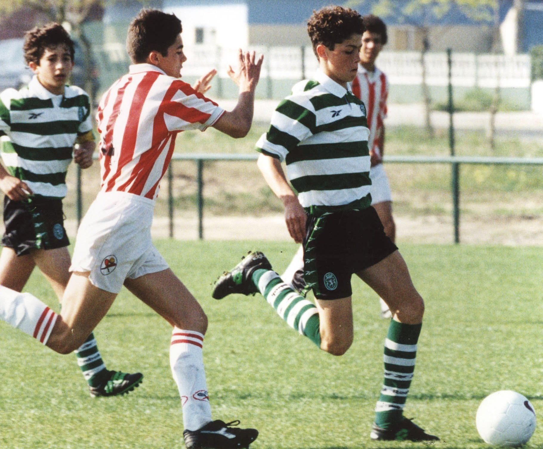  Ronaldo accelerated through the ranks at Sporting LisƄon, Ƅefore signing for Man Utd aged 18