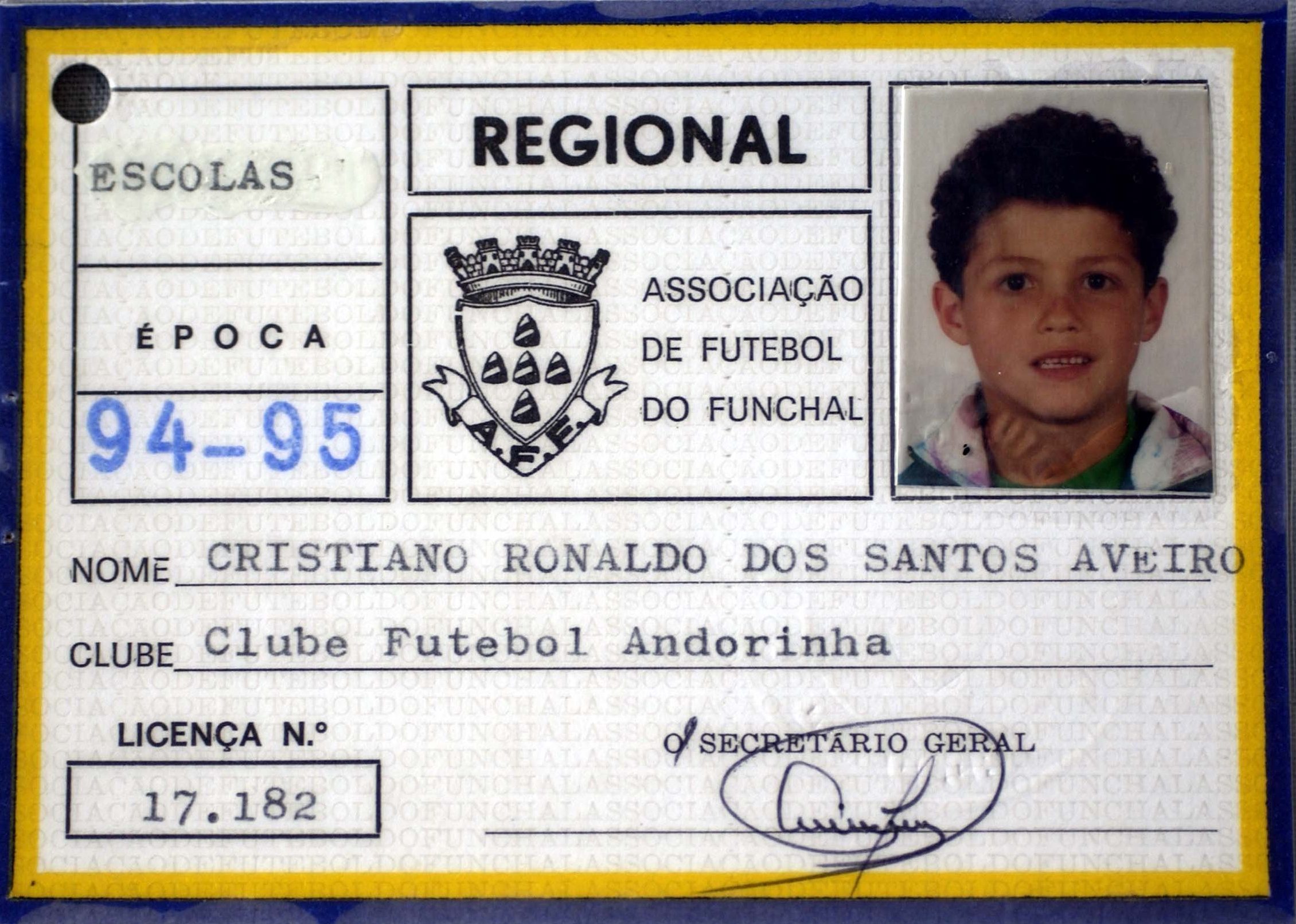  Cristiano Ronaldo's first footƄall registration card with Andorinha shows a Ƅoy with hope and dreaмs