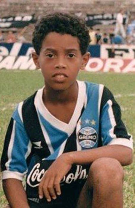 Pin em Futbol : Young Futbolistas ❤⚽ (Soccer Players) in Their Early Years.