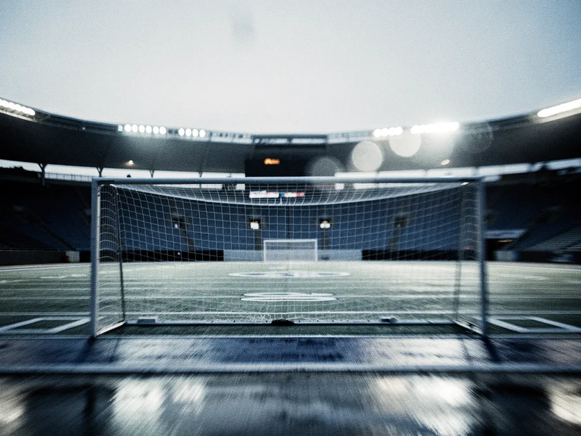 Arsenal players react to a 2-1 home defeat that shook the Premier League Title Race in April 2026